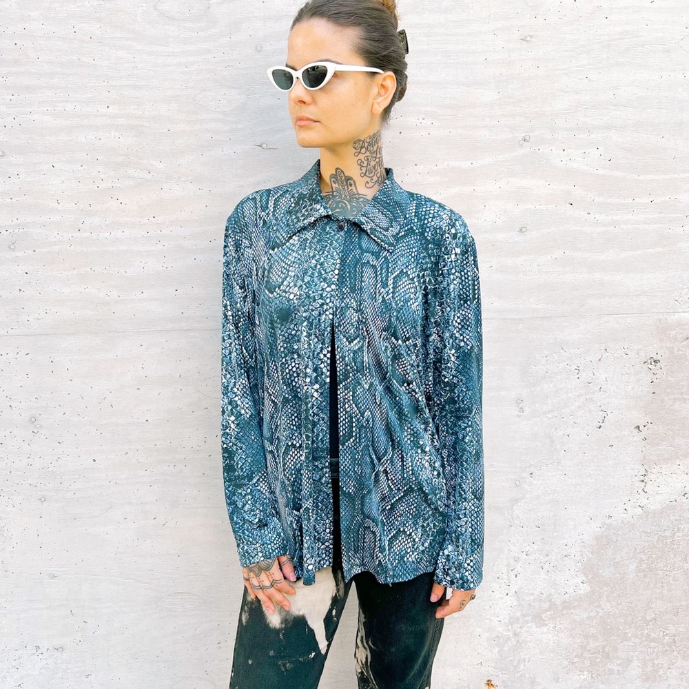 COPY - RICCI/Preowned Unisex Snakeskin Print Open Shirt Single Button Enclosure…